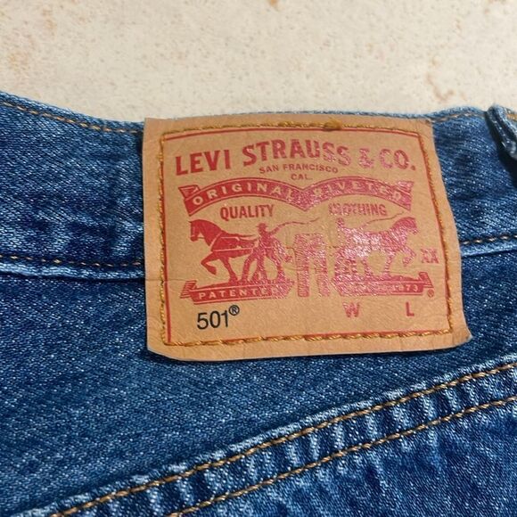 Levi’s short cutoff frayed denim shorts button fly SZ /4 - Picture 7 of 12